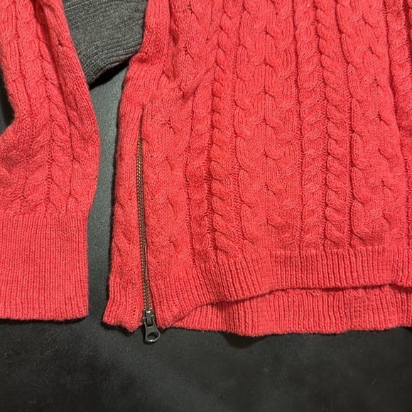 Sweaters - Picture 2 of 3